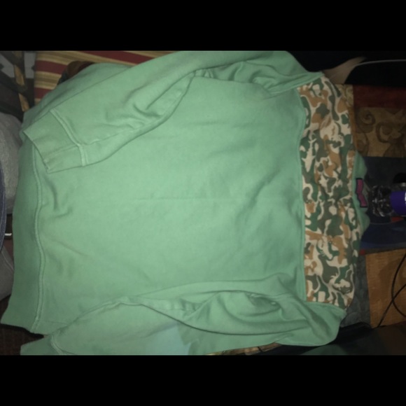 Vineyard Vines Sweater - Picture 4 of 7